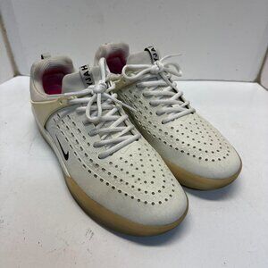 Nike SB Nyjah 3 Men's Size 10.5 White Black Pink Shoes Low Top DJ6130-100